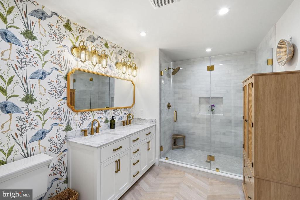 7871 AVON COURT
