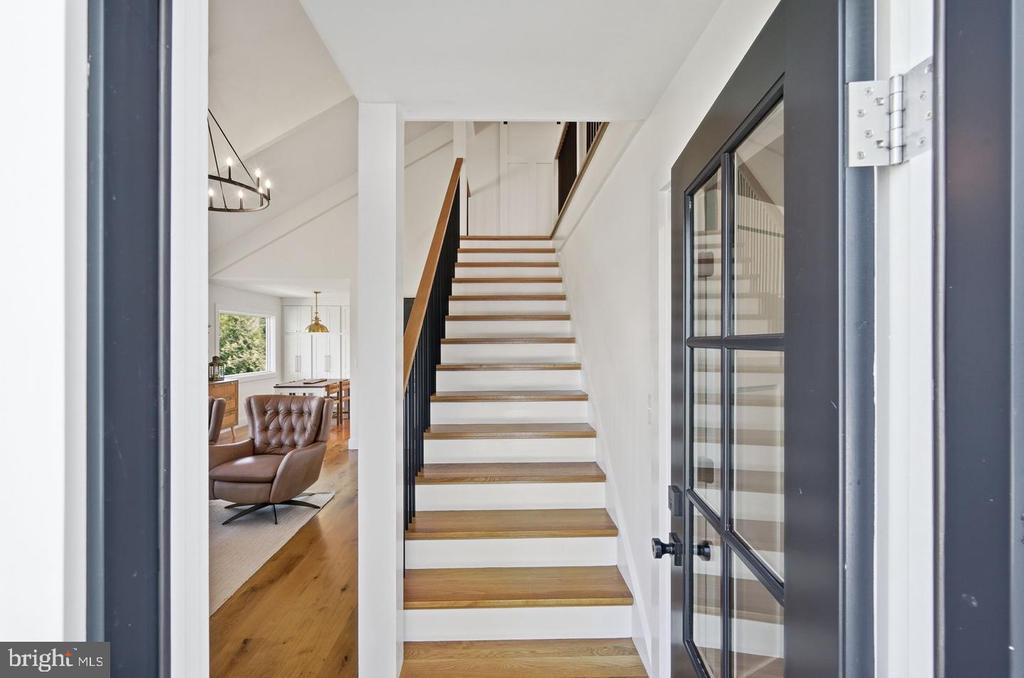 7871 AVON COURT