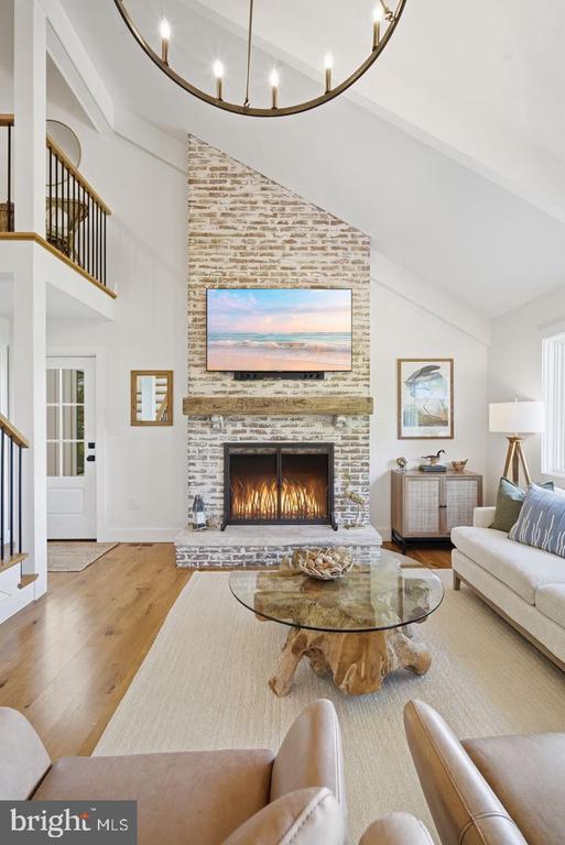 7871 AVON COURT