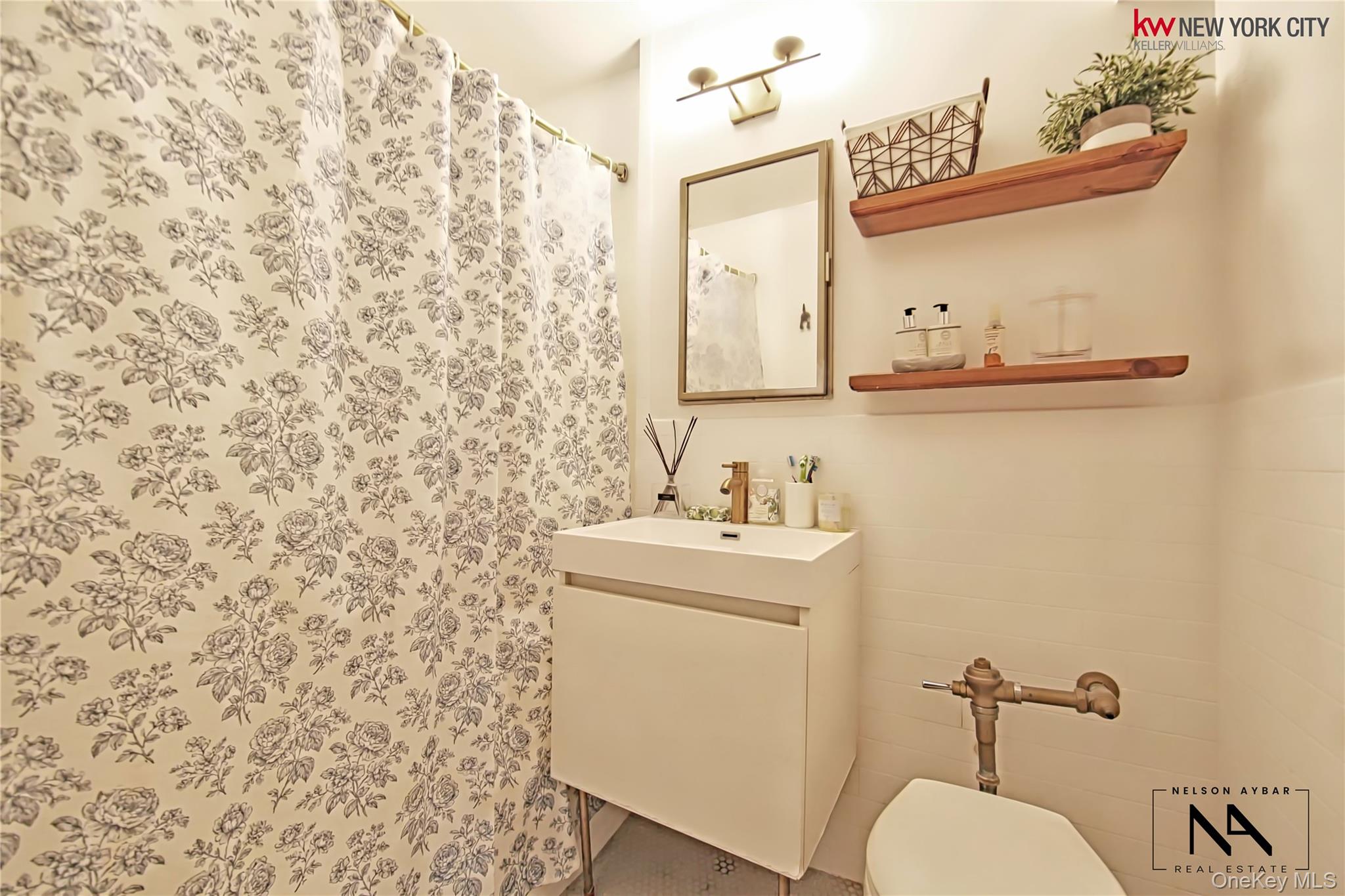 46-01 39th Avenue Unit: 103