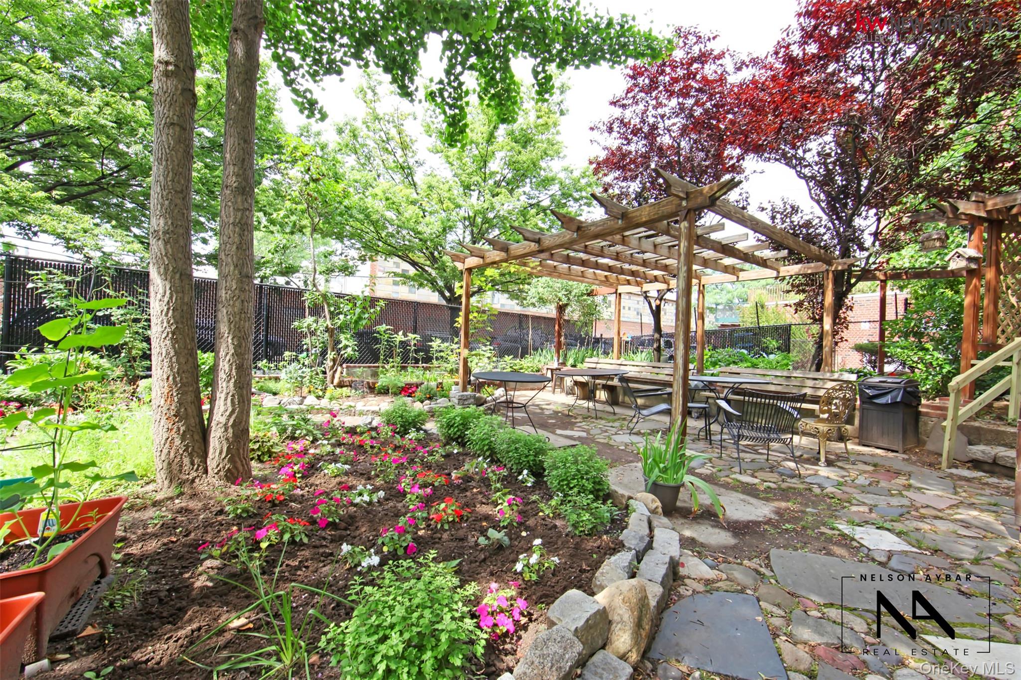 46-01 39th Avenue Unit: 103