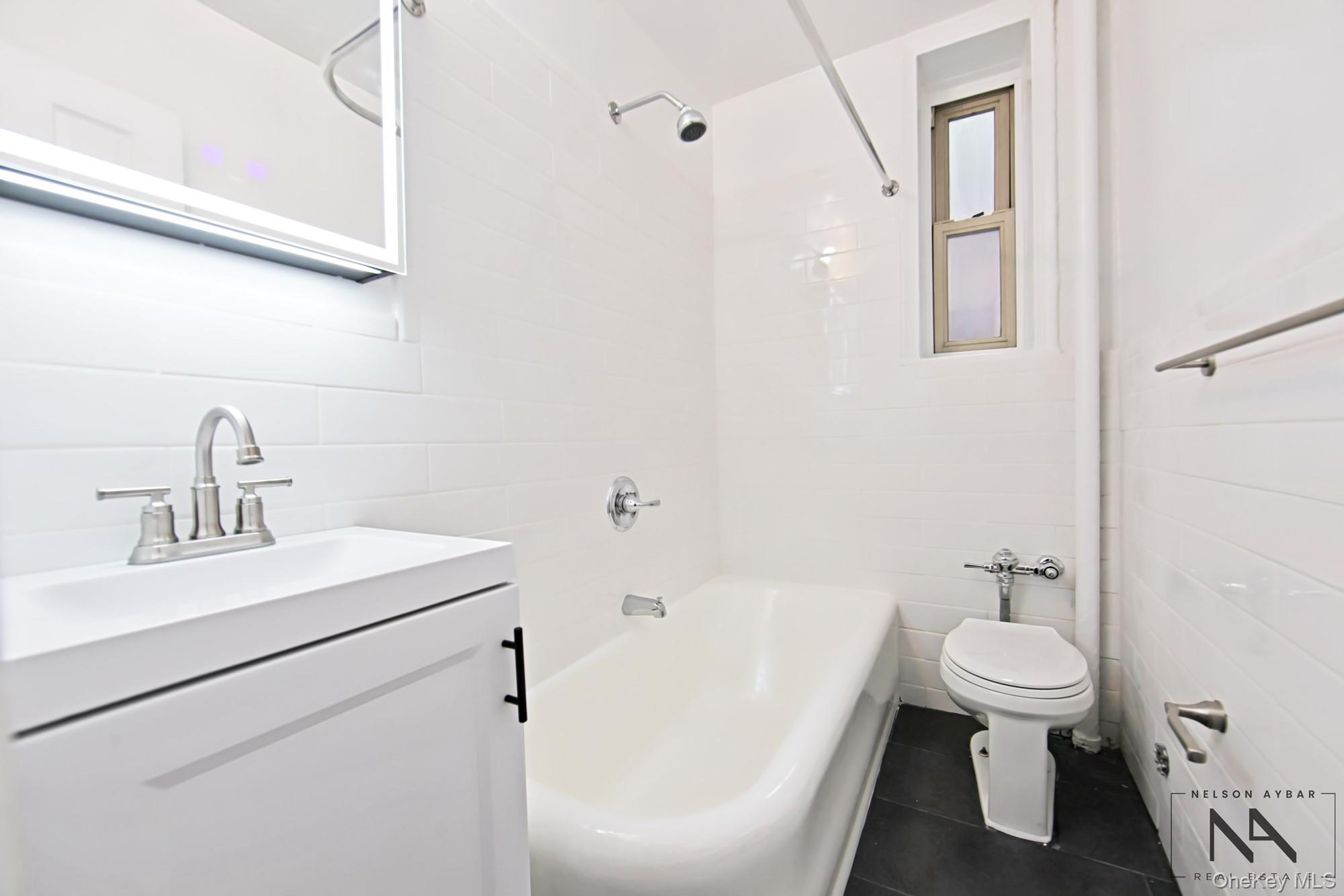 4310 48th Avenue Unit: 2A