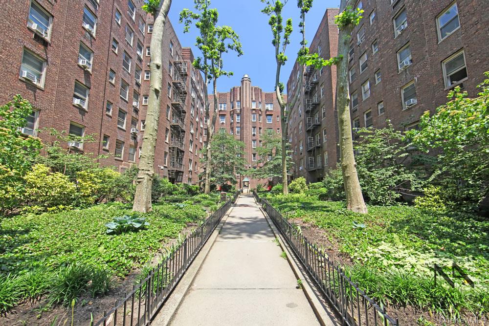 4310 48th Avenue Unit: 2A