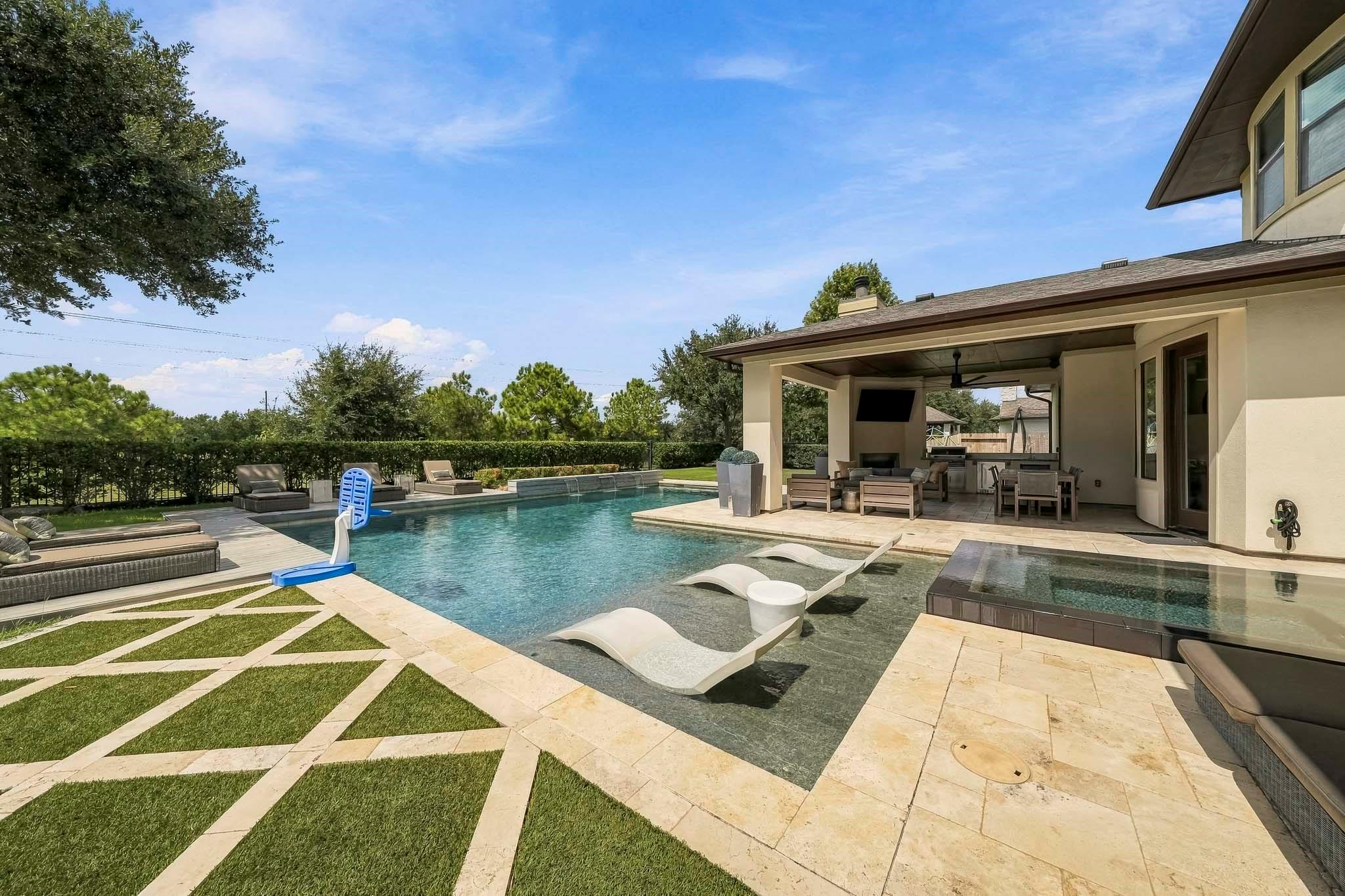 10607 Pebblecreek Crossing