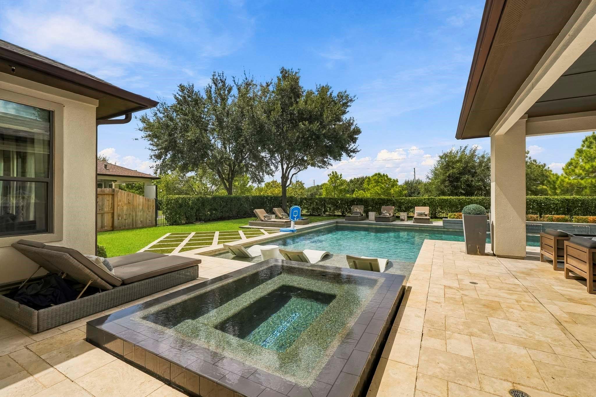 10607 Pebblecreek Crossing