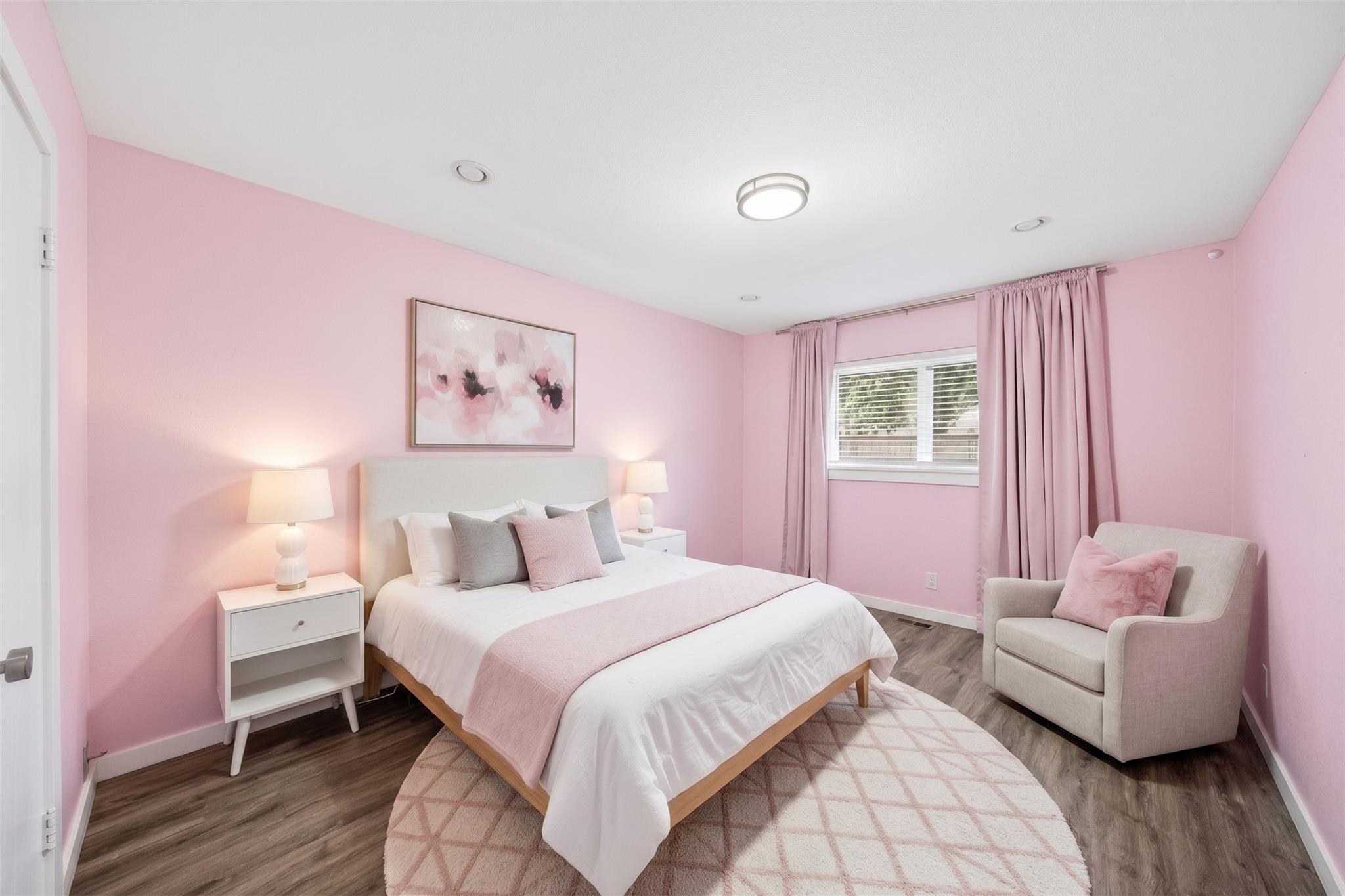 9634 Meadowglen Lane