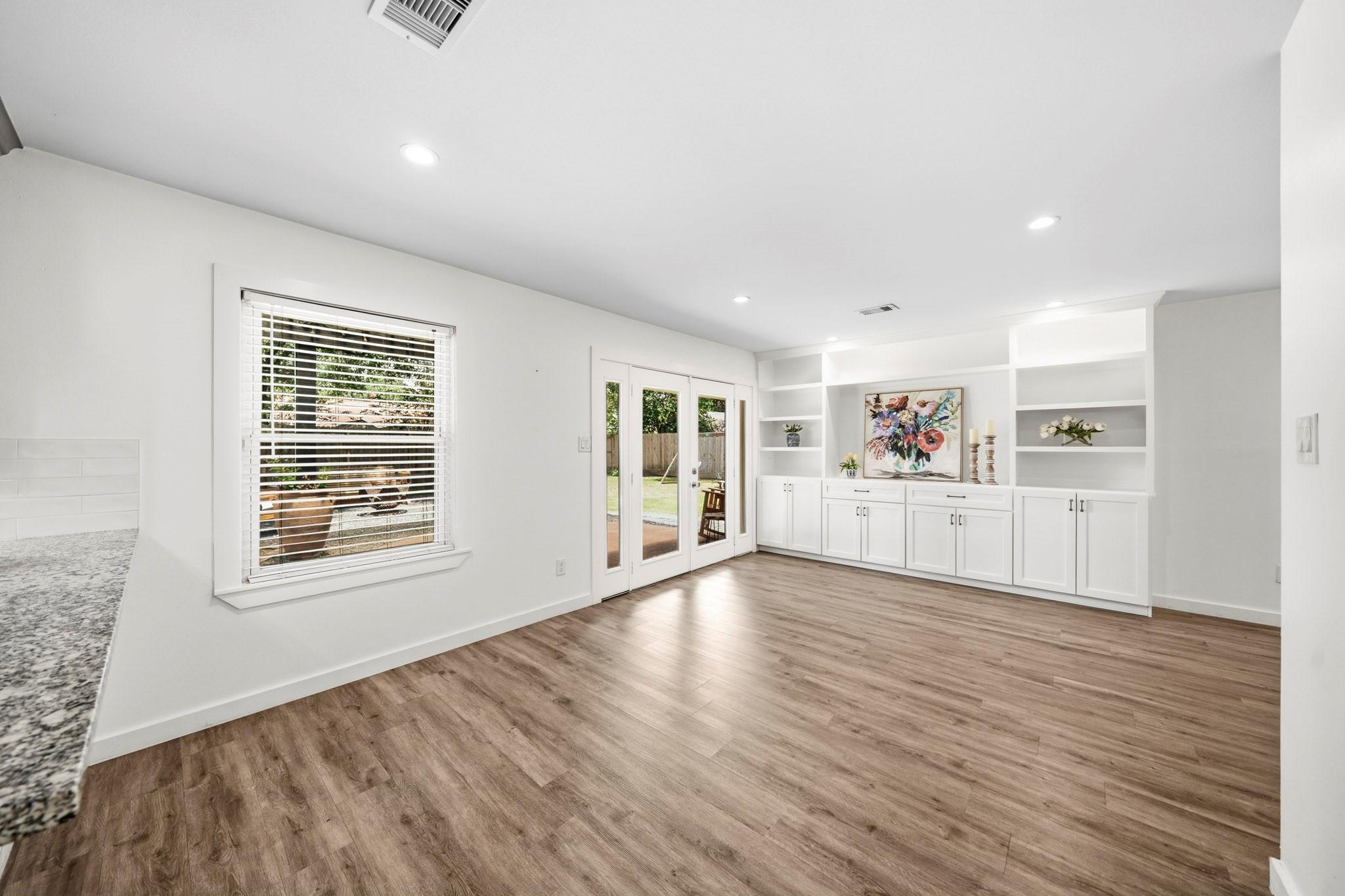 9634 Meadowglen Lane