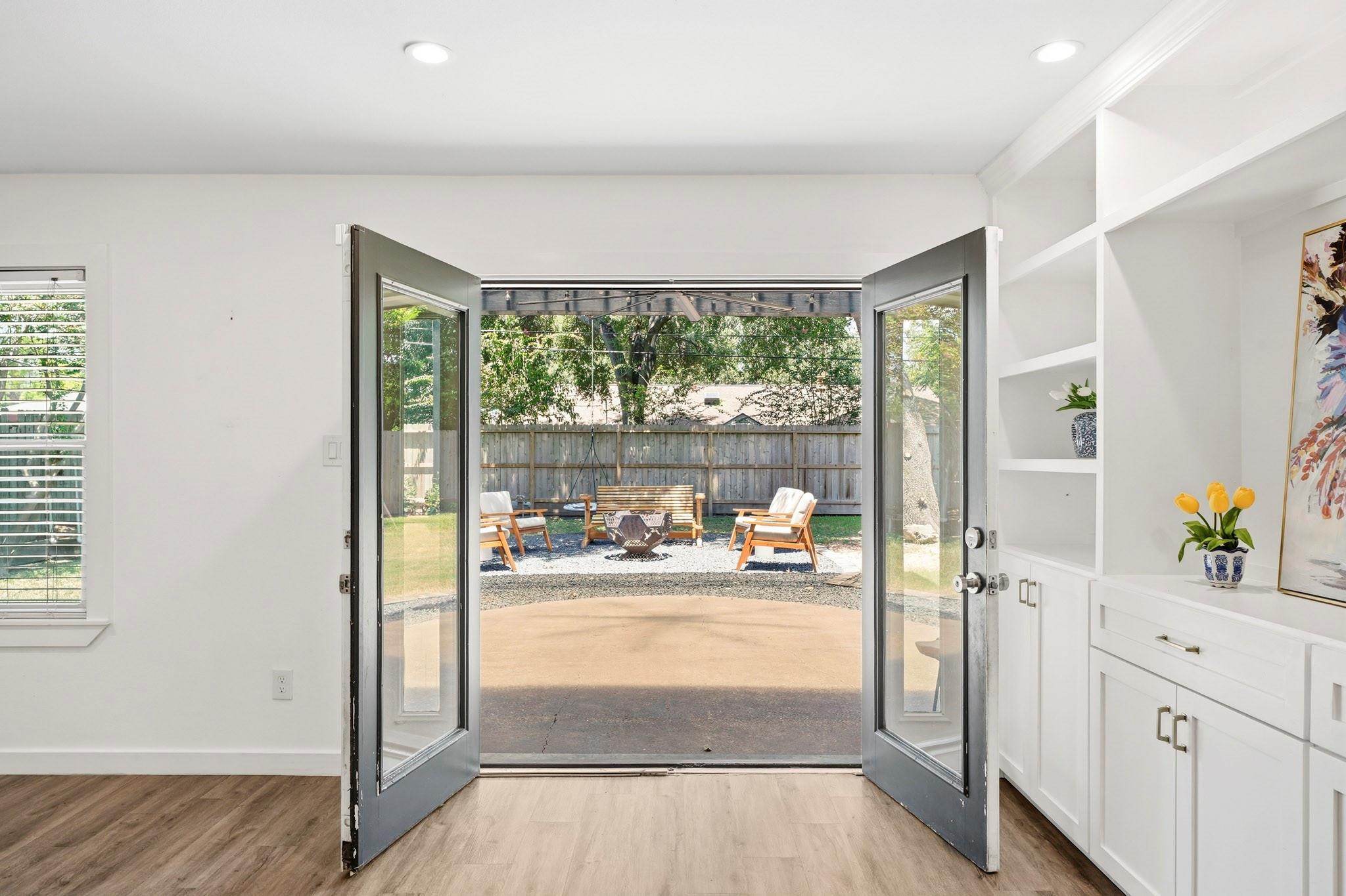 9634 Meadowglen Lane