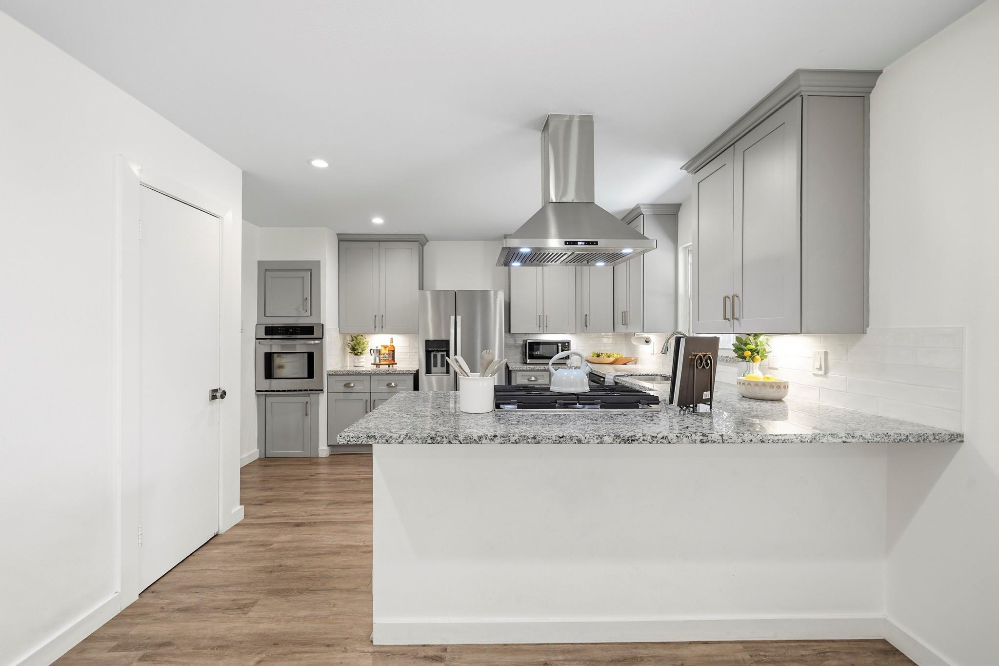 9634 Meadowglen Lane