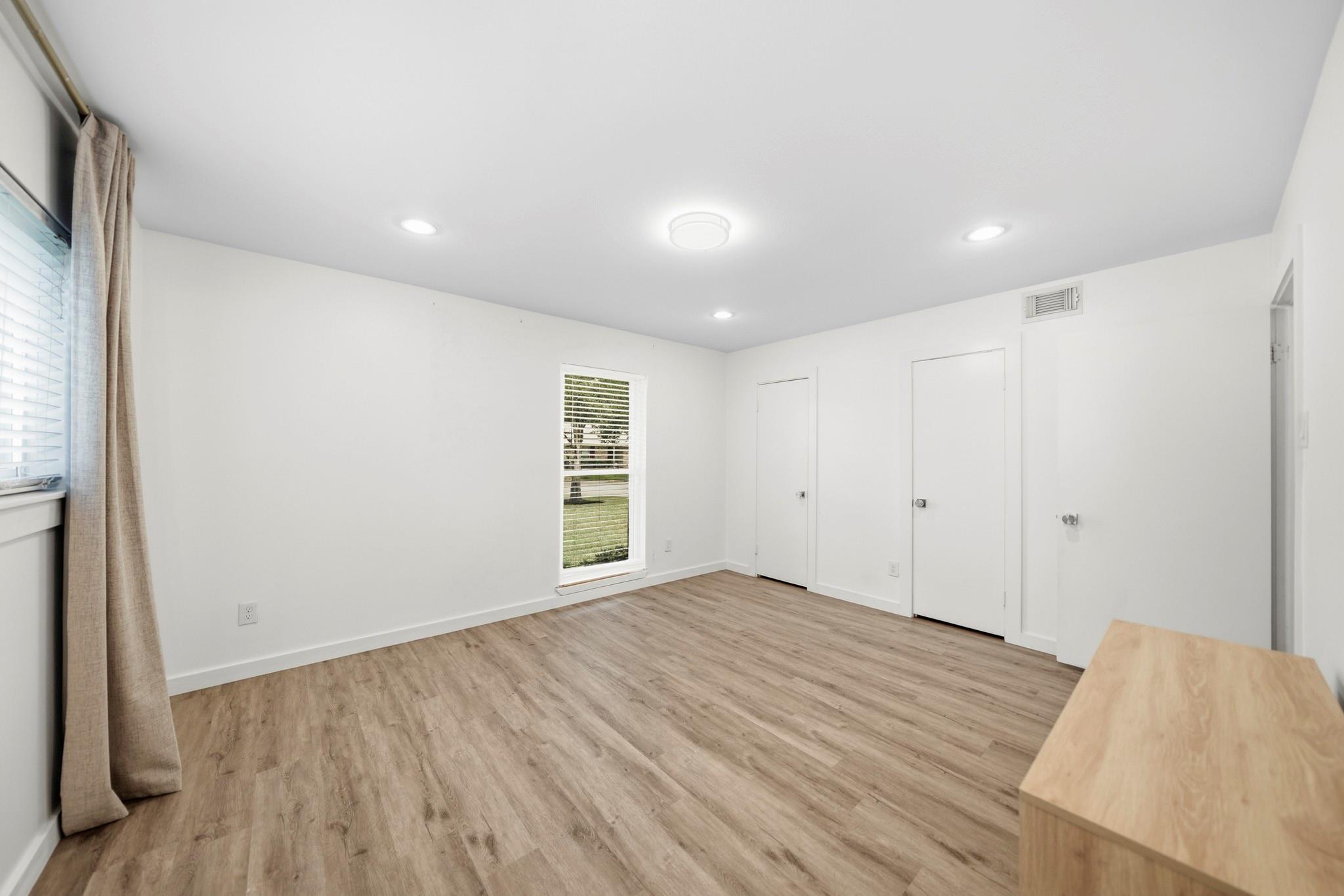 9634 Meadowglen Lane