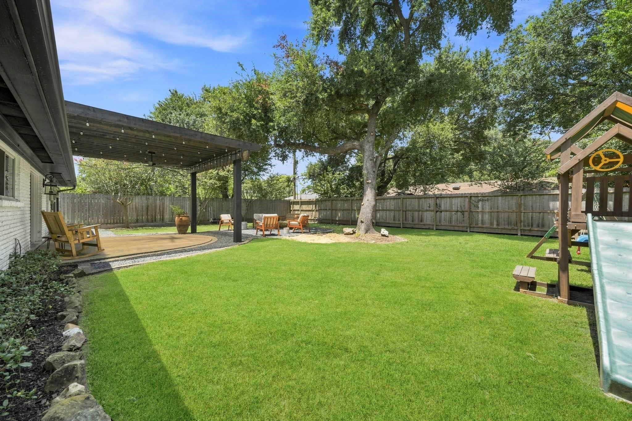9634 Meadowglen Lane