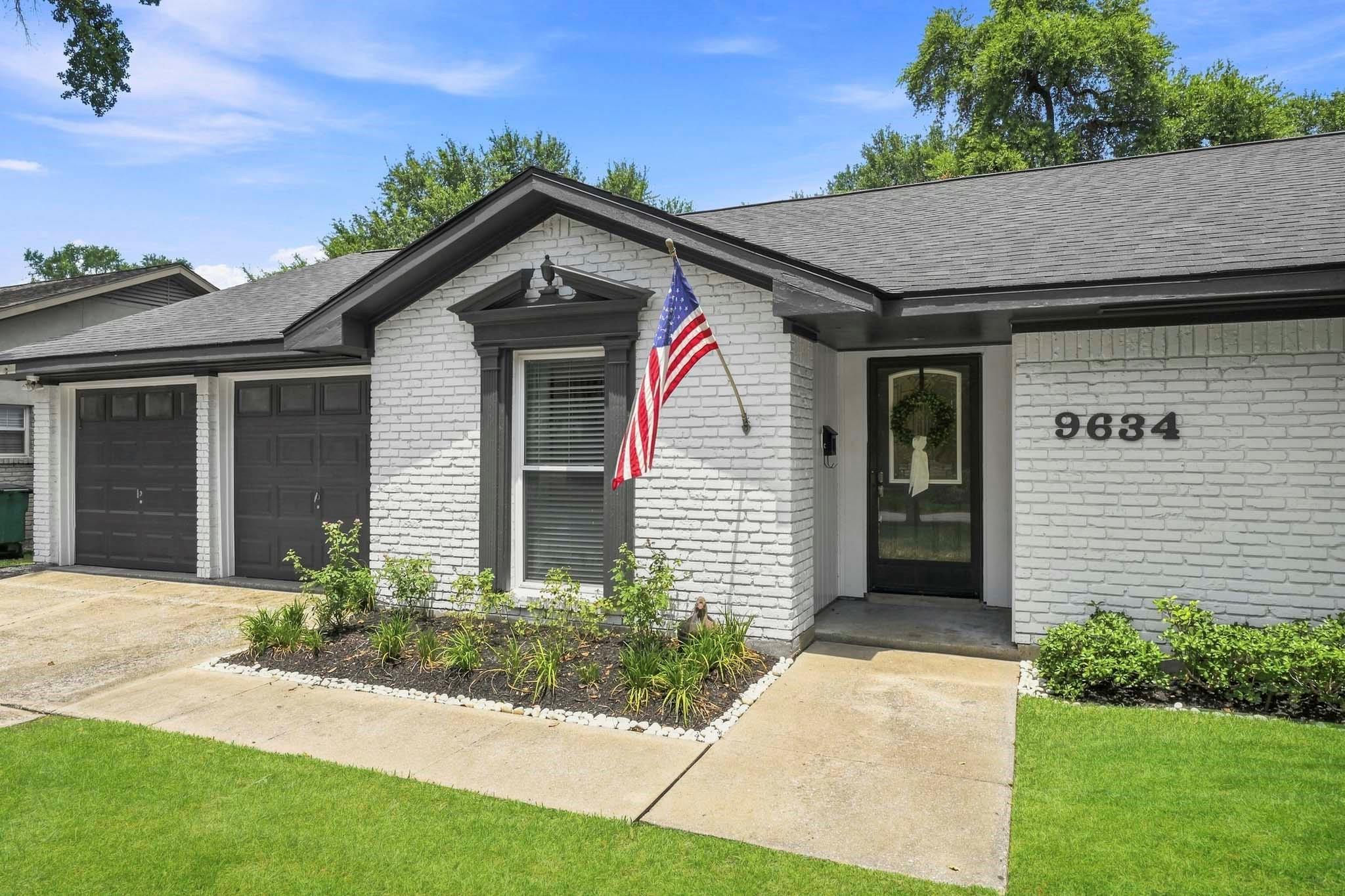 9634 Meadowglen Lane