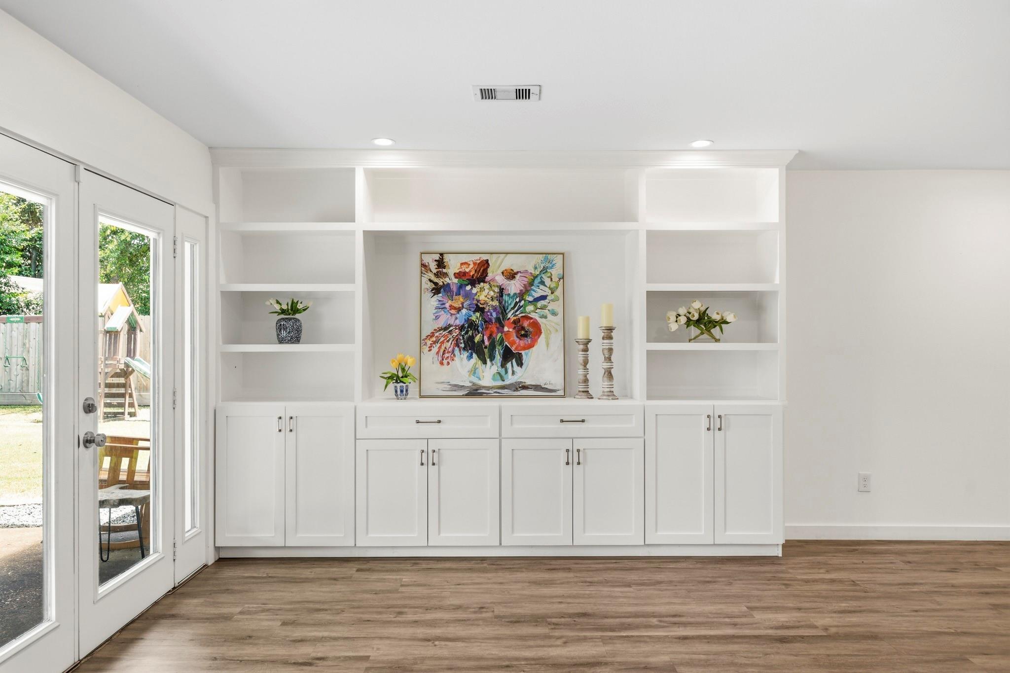9634 Meadowglen Lane