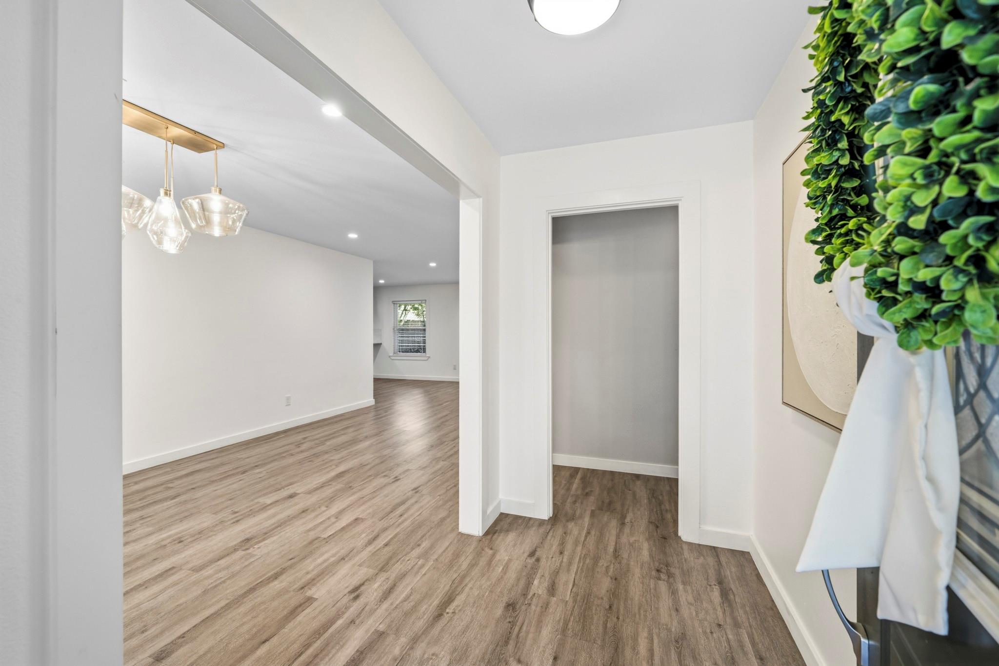 9634 Meadowglen Lane