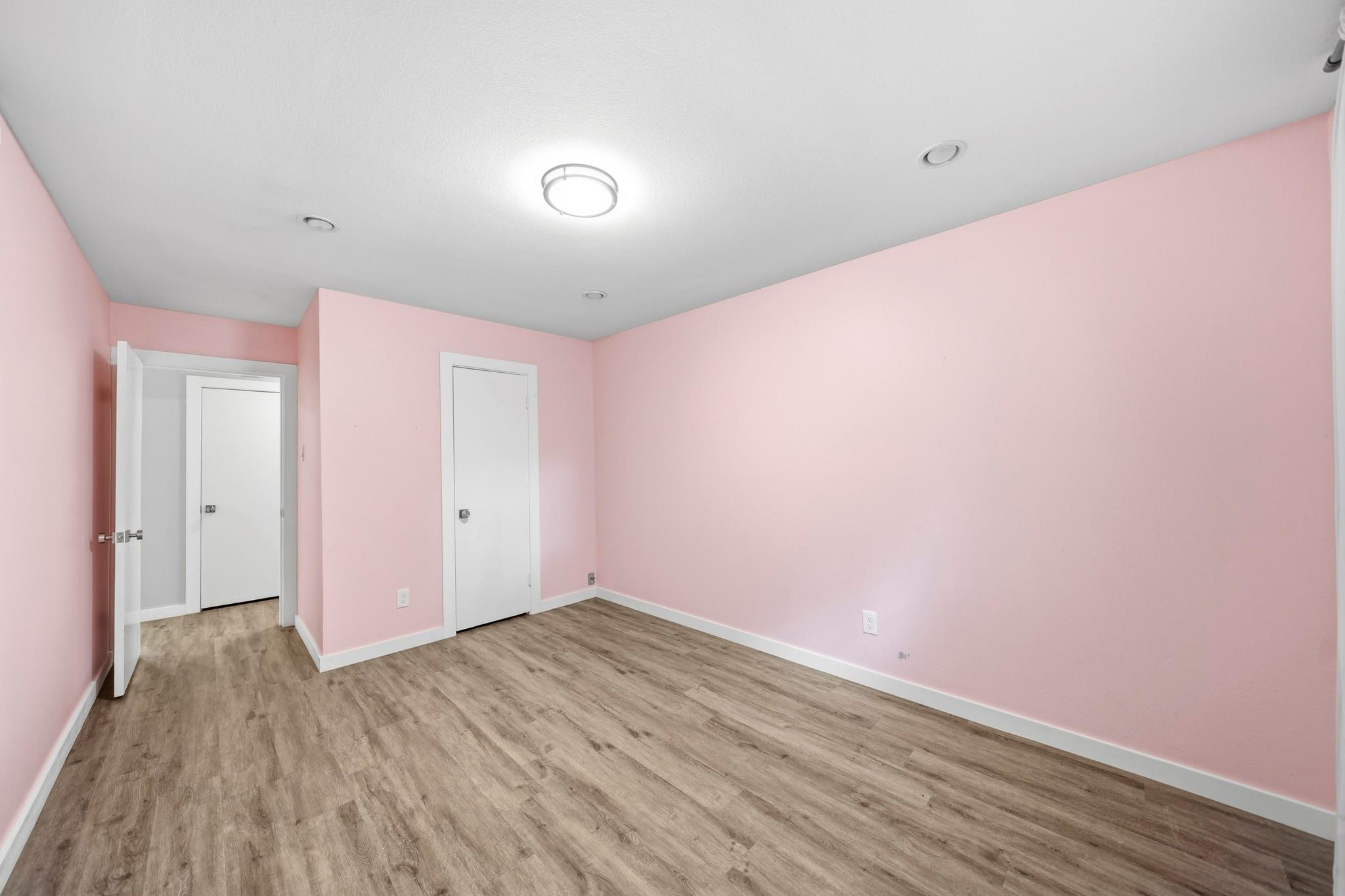 9634 Meadowglen Lane