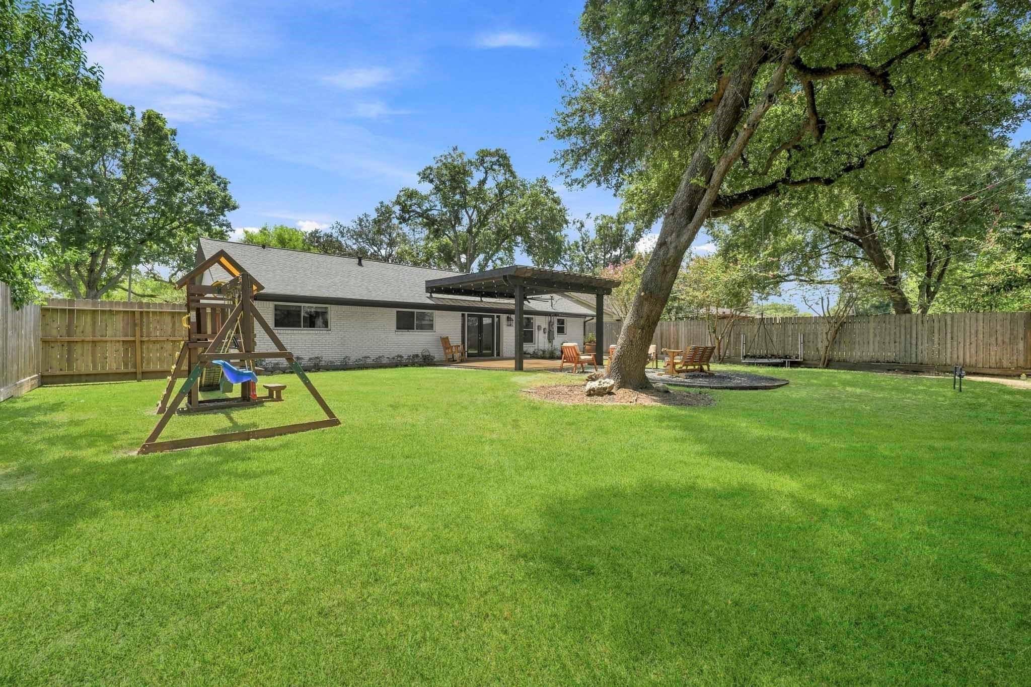 9634 Meadowglen Lane