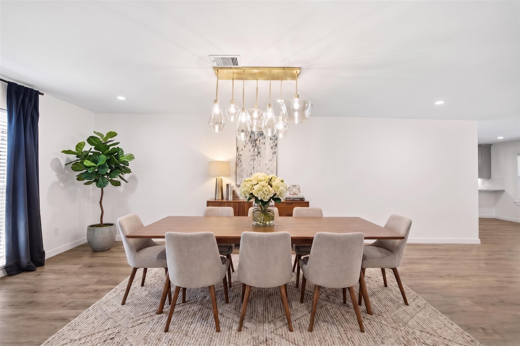 9634 Meadowglen Lane