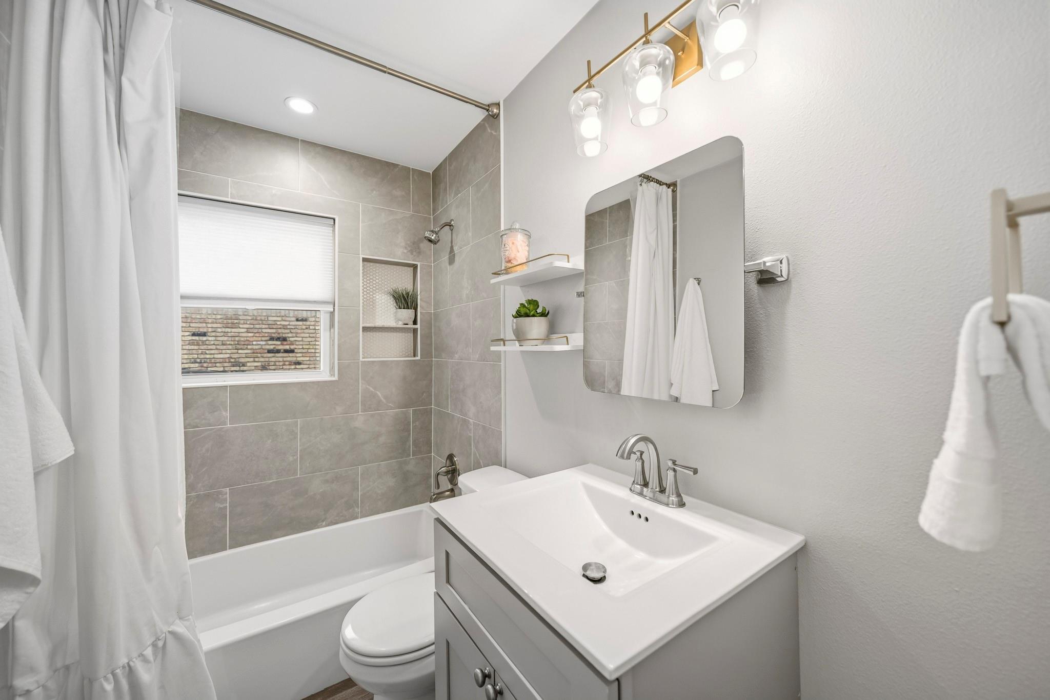 9634 Meadowglen Lane