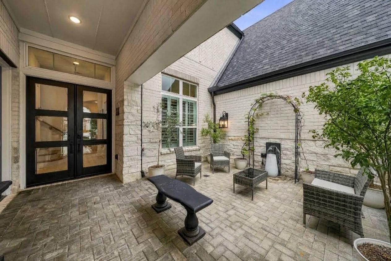 2514 Heritage Park Drive