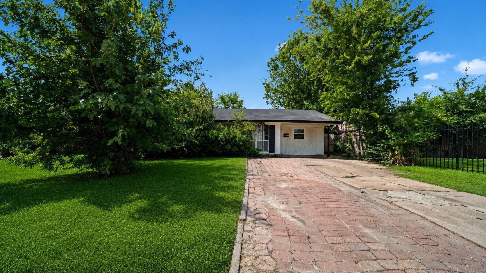 5242 Greylog Drive