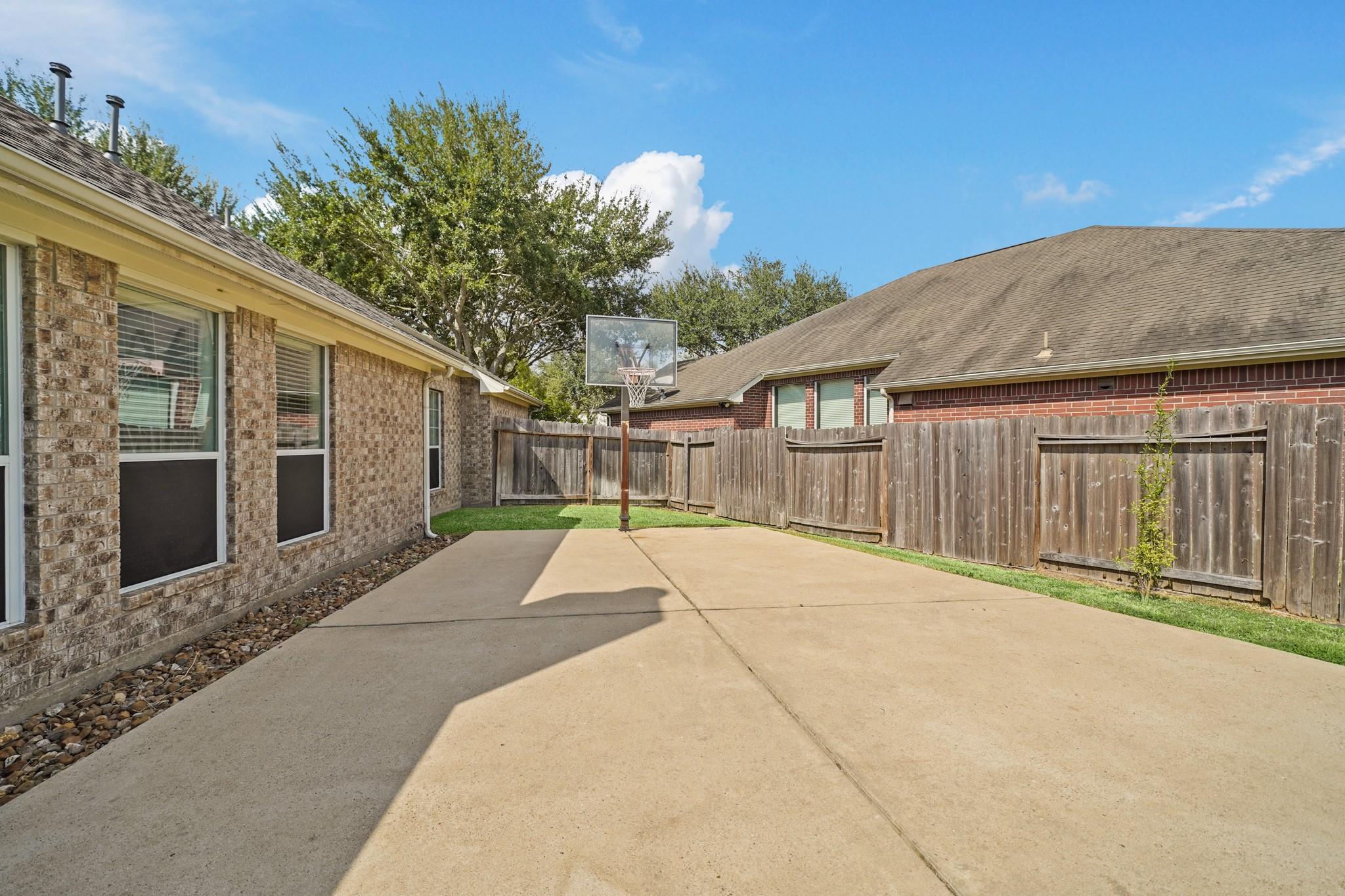 5906 Nine Mile Lane