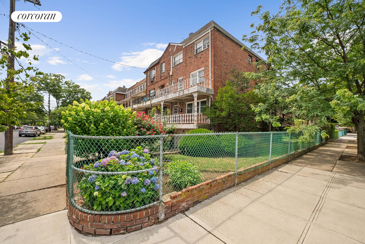 1404 E 85TH Street