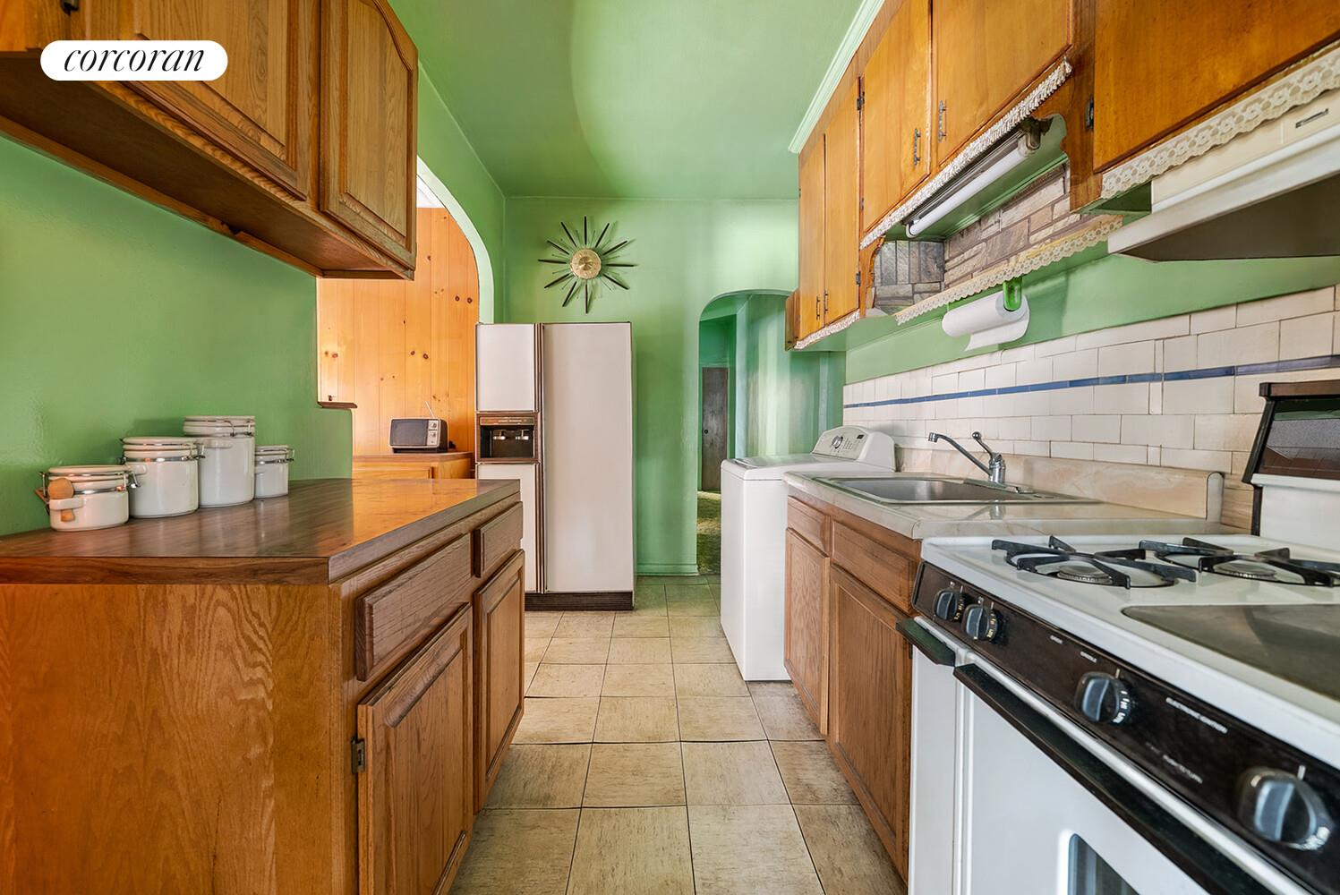 718 E 93RD Street