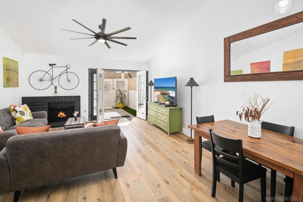 453 Bancroft Gl