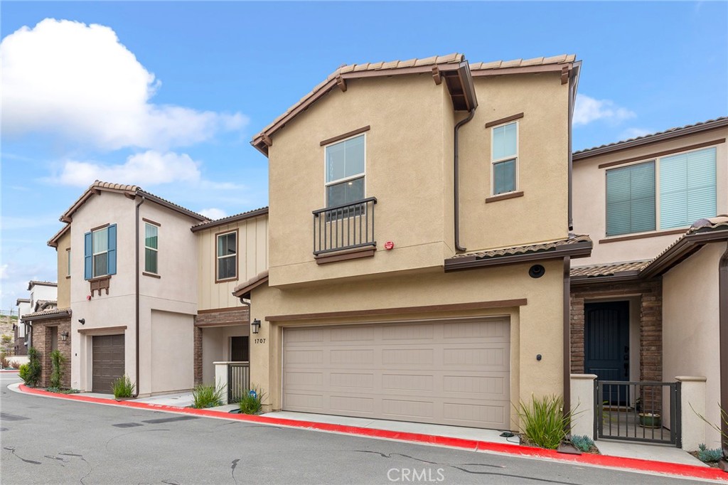 1707 Silverberry Way