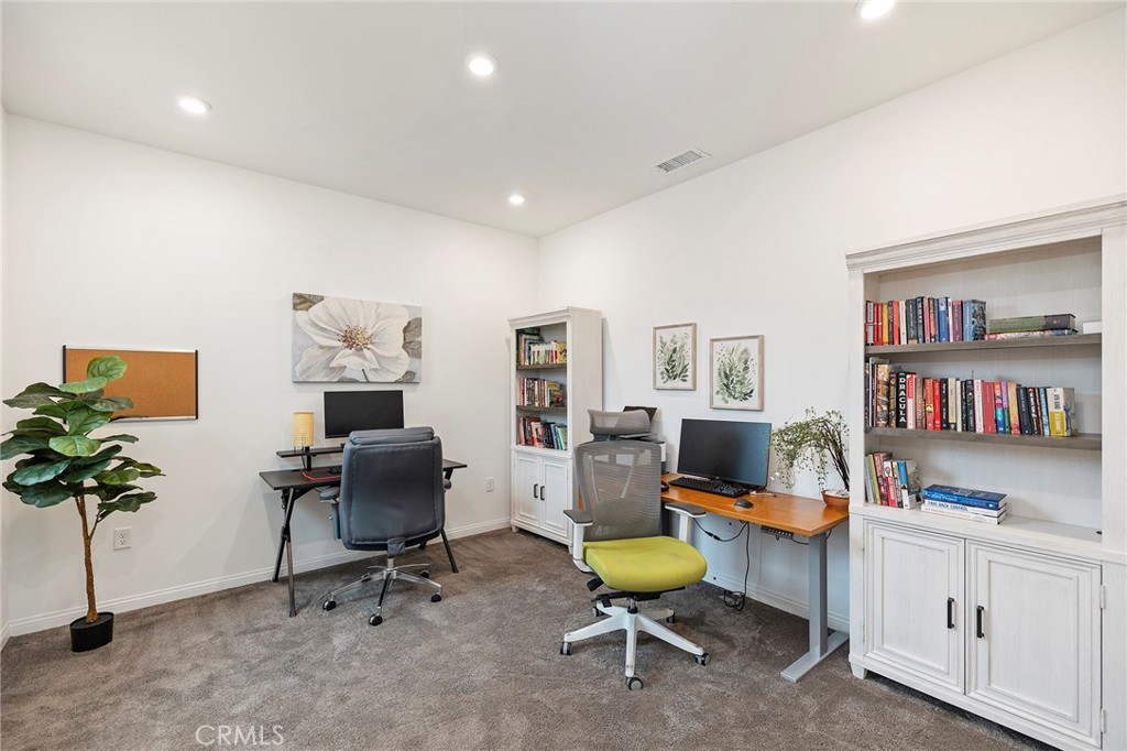 1707 Silverberry Way