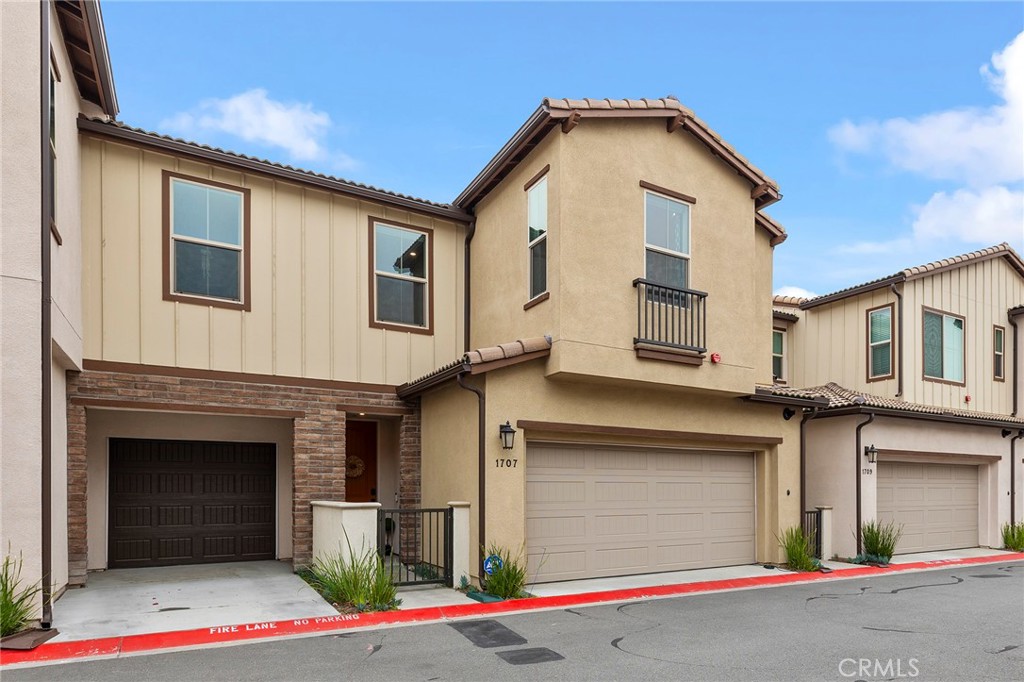 1707 Silverberry Way
