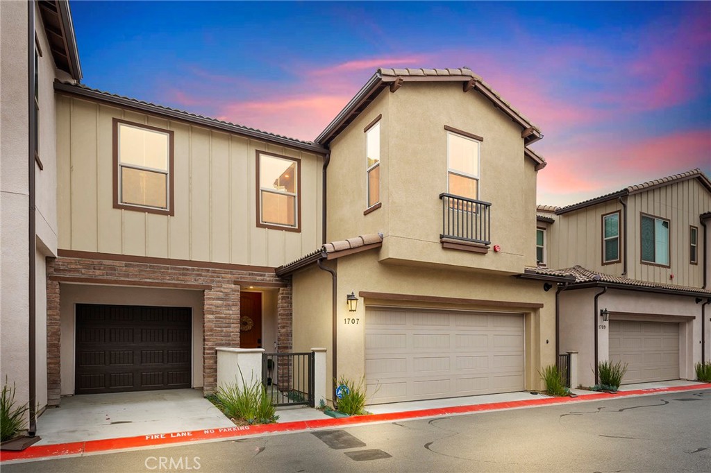 1707 Silverberry Way