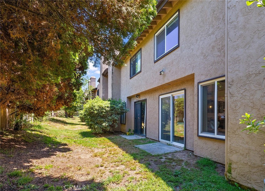 140 E El Norte Parkway 8