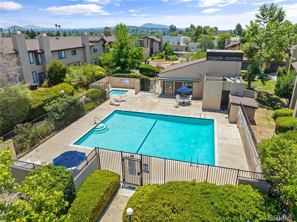 140 E El Norte Parkway 8