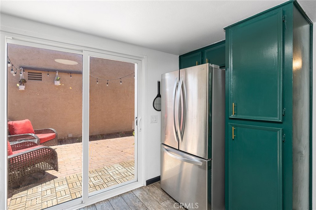 140 E El Norte Parkway 8