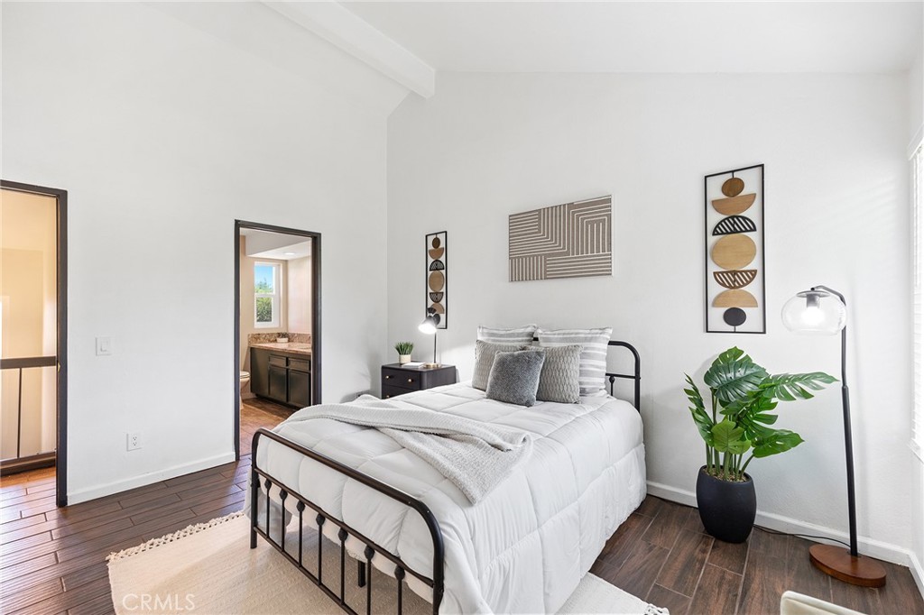 140 E El Norte Parkway 8