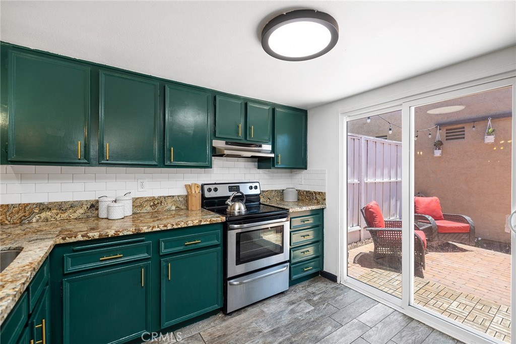 140 E El Norte Parkway 8