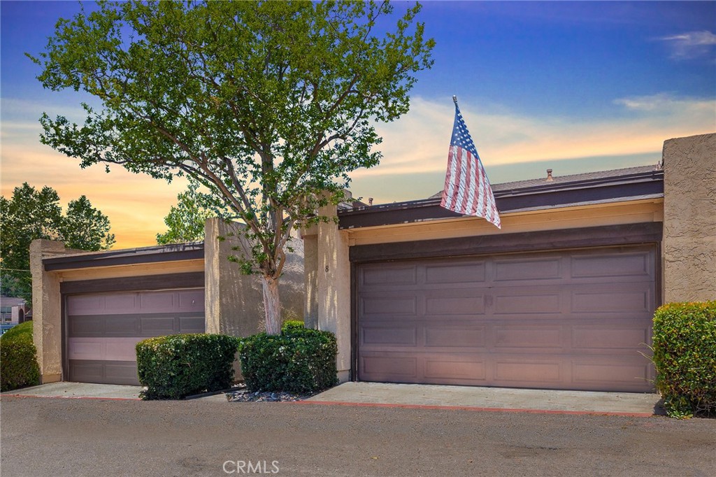 140 E El Norte Parkway 8