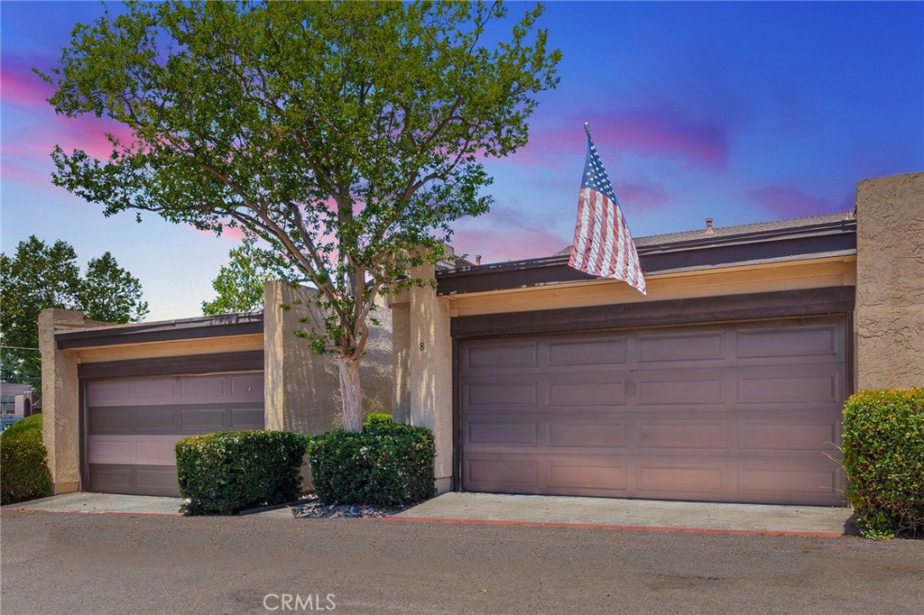 140 E El Norte Parkway 8