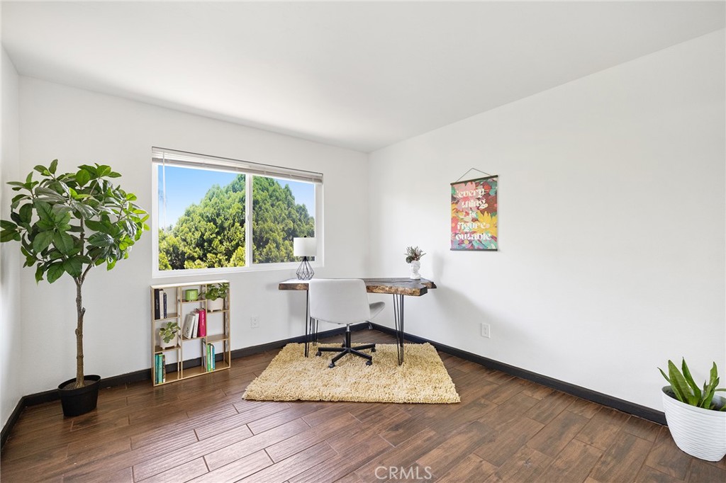 140 E El Norte Parkway 8