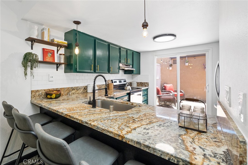 140 E El Norte Parkway 8