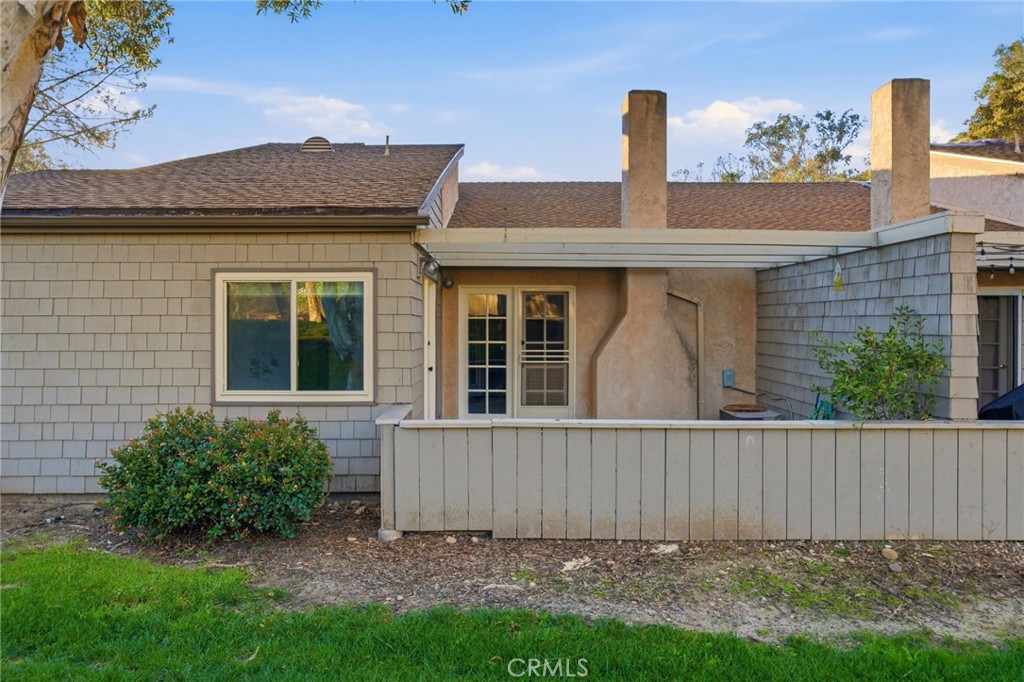 5617 Adobe Falls