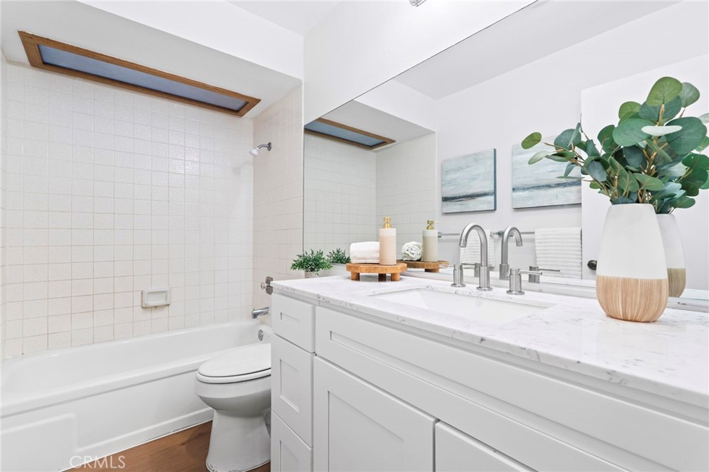 5617 Adobe Falls