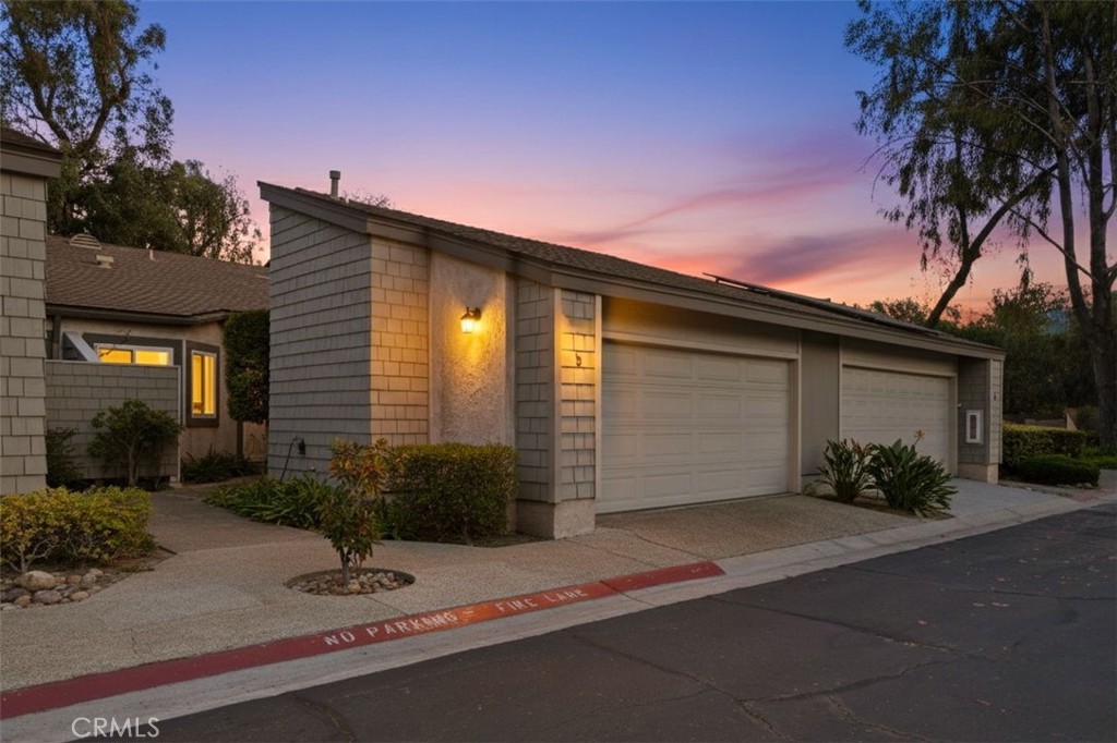 5617 Adobe Falls