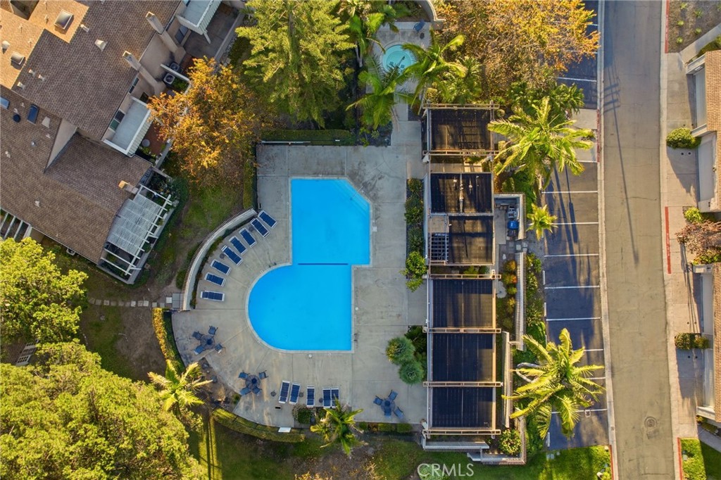 5617 Adobe Falls