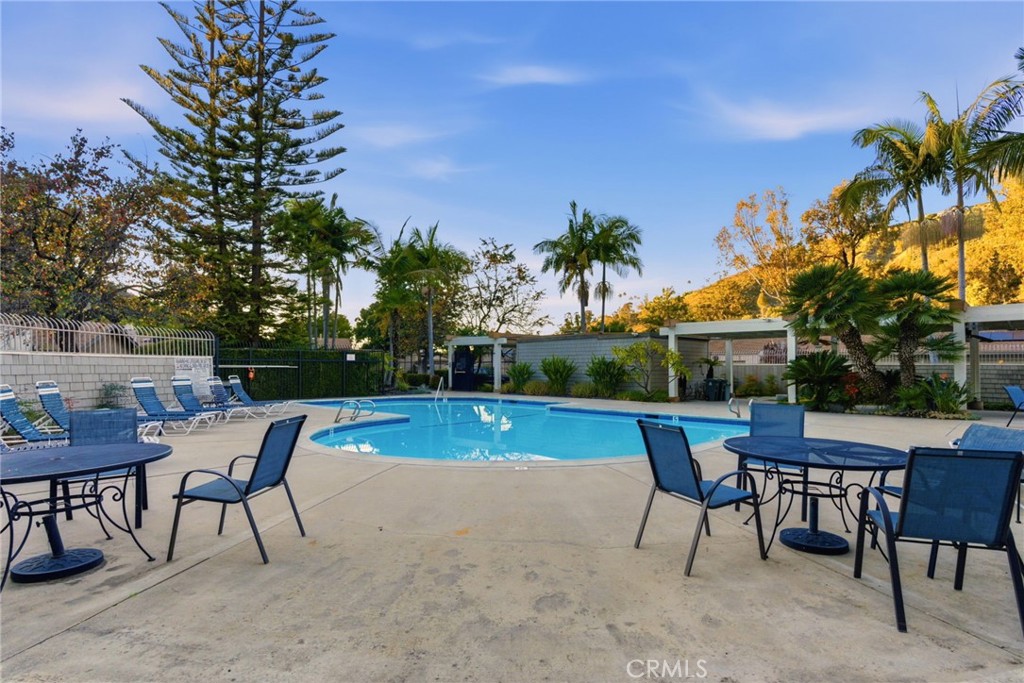 5617 Adobe Falls