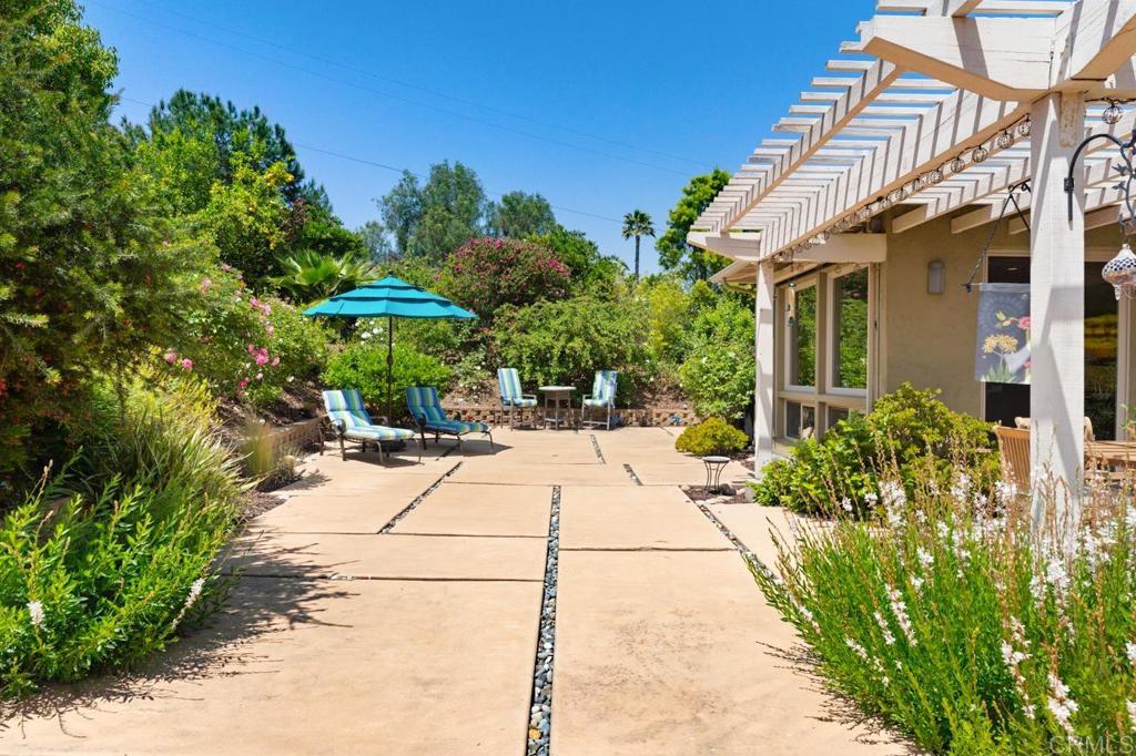 1444 N Twin Oaks Valley RD