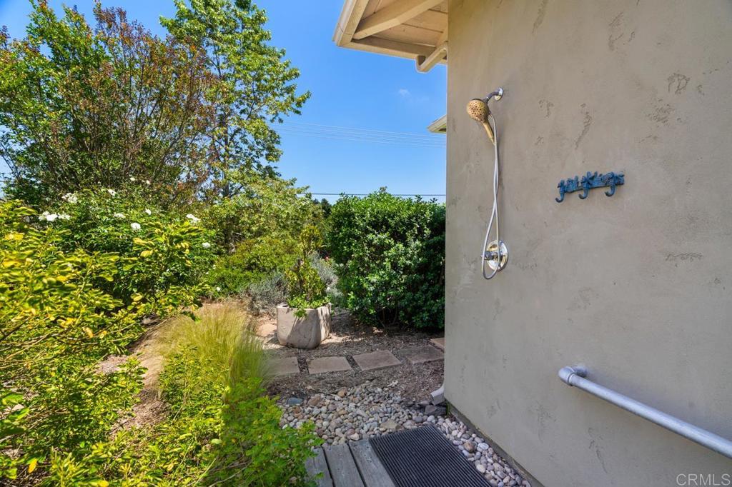 1444 N Twin Oaks Valley RD