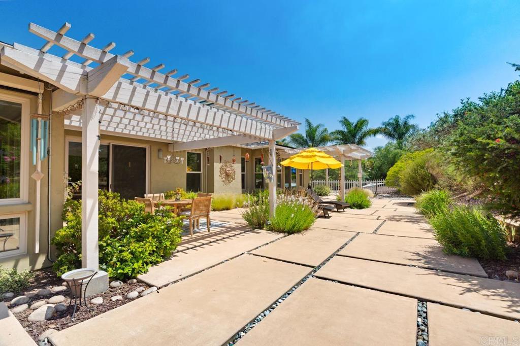 1444 N Twin Oaks Valley RD