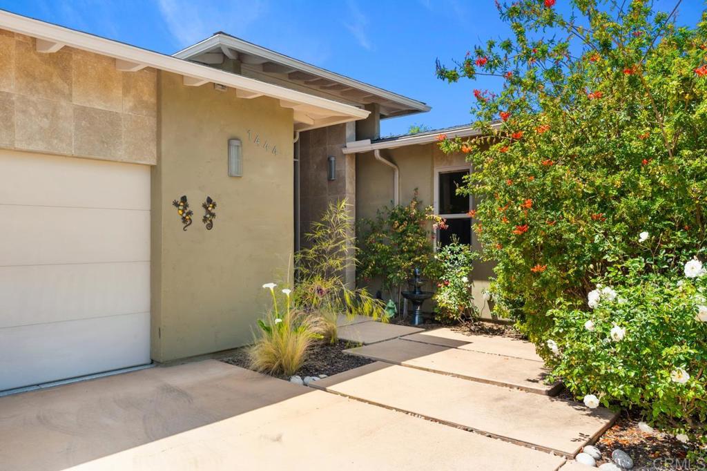 1444 N Twin Oaks Valley RD